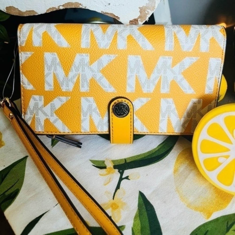 Michael Kors Yellow MK Logo Snap Wristlet Wallet Card Holder Citrus NWT